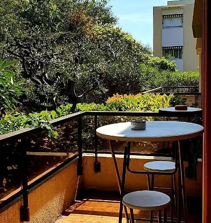 Exceptionnel Proche Avec Piscine, Parking Et Terrasse Nizza